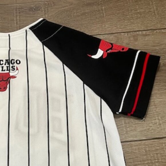 New Chicago NBA Bulls Youth Jersey Boys 8 Button Up Embroidered‎ Basketball NWT - Picture 10 of 11